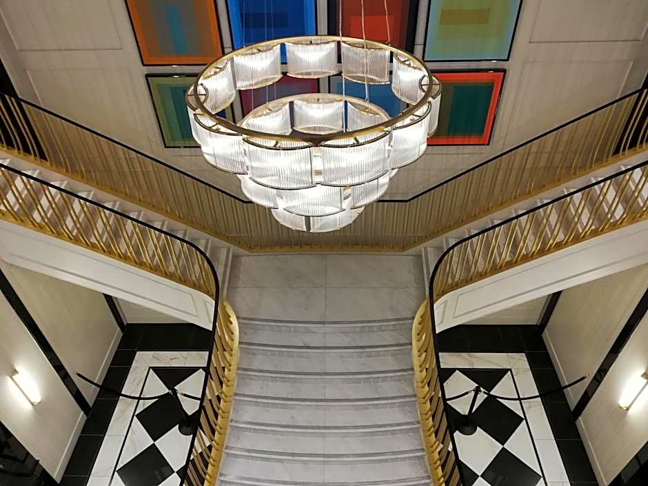 Stylish Downtown Toronto Residential Hotel