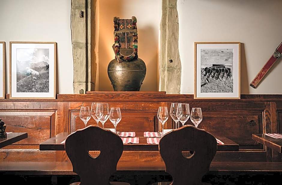Les Armures Hotel