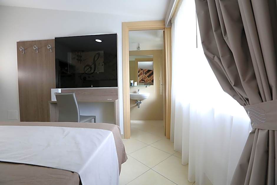 Single Room with Bathroom — 5 fotoğraftan 1. fotoğraf