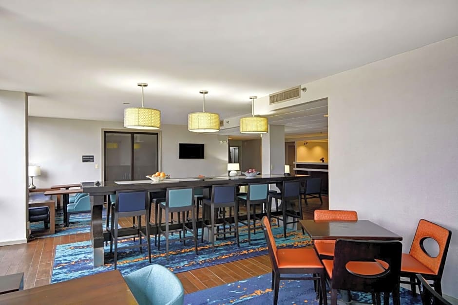 Hampton Inn By Hilton Detroit/Madison Heights/South Troy