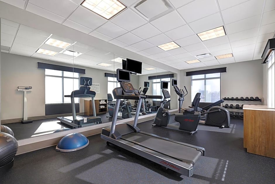 Holiday Inn Express & Suites Kansas City KU Medical Center By IHG