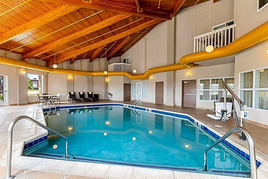 Comfort Inn & Suites Near University of Wyoming