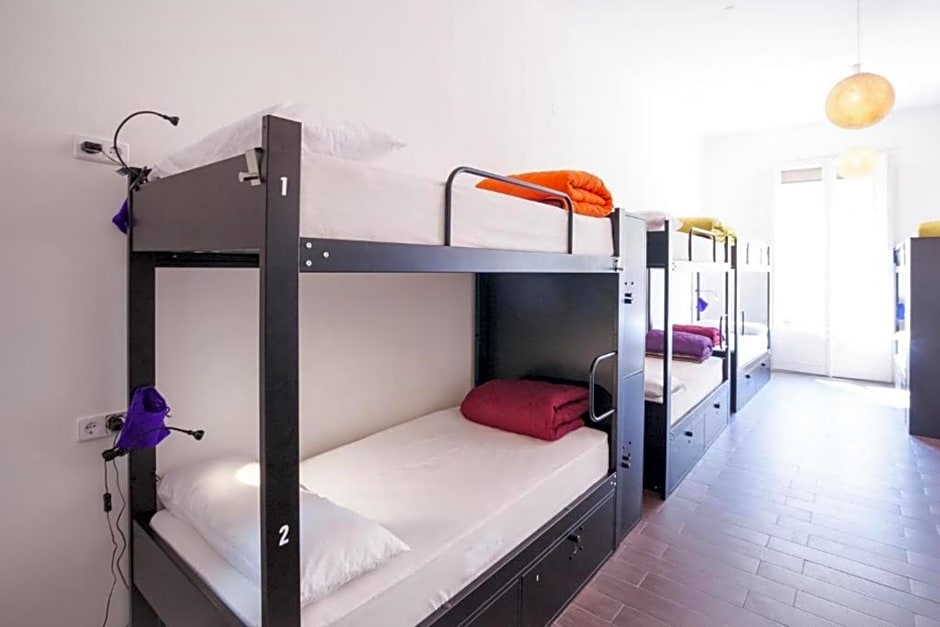 360 Hostel Barcelona Arts&Culture