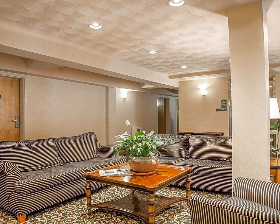 Comfort Inn At Newport Beach
