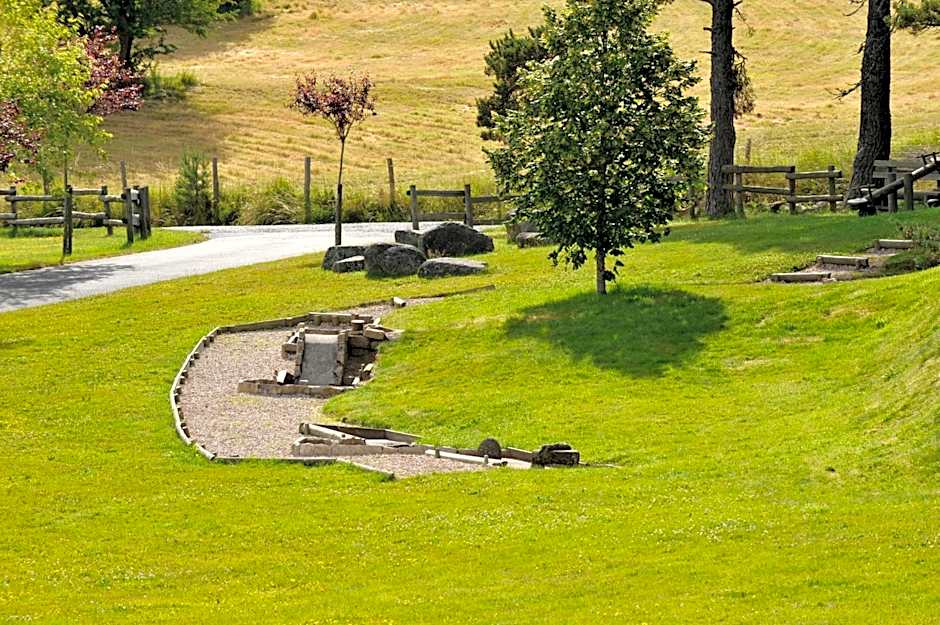 Les Hameaux De Lozere Sure Hotel Collection by Best Western