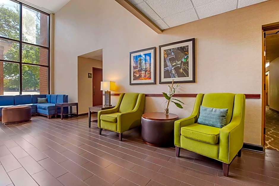 Comfort Suites Regency Park