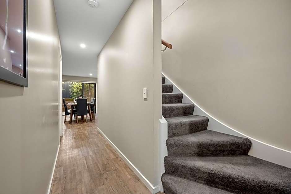 Sovereign Hill Close -private, peaceful, modern