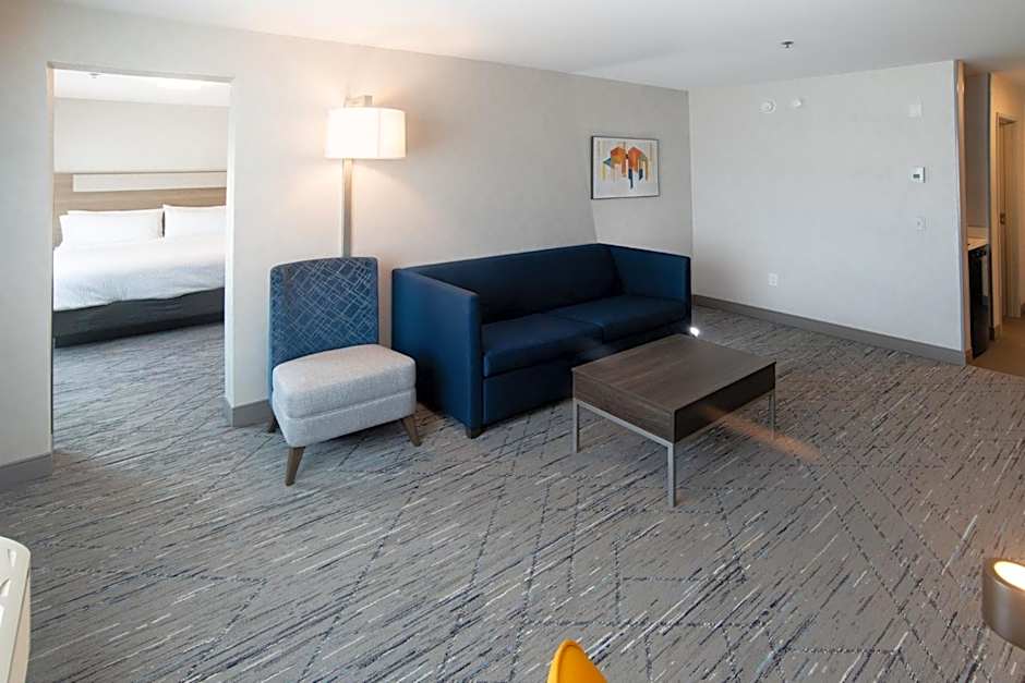 Holiday Inn Express And Suites Moose Jaw By IHG