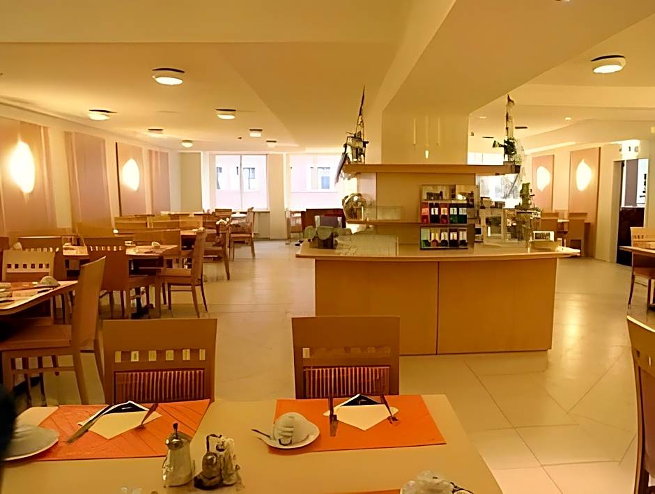 Central Hotel Lowen