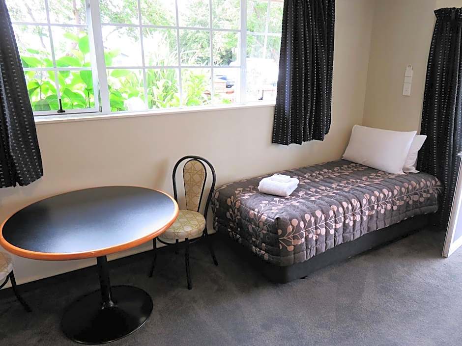 Admirals Motor Lodge