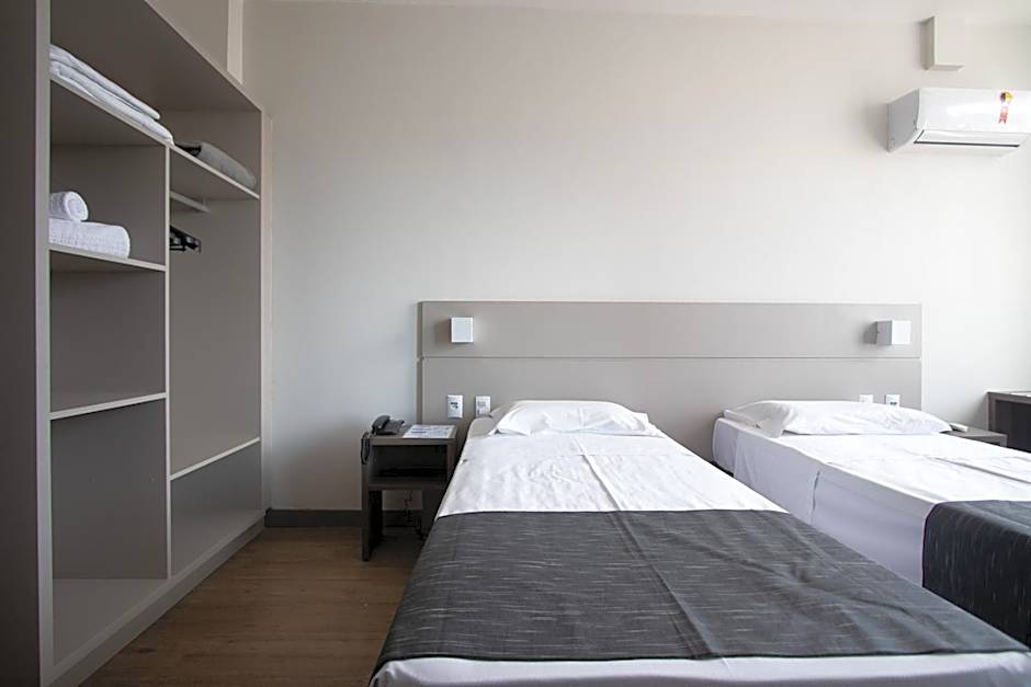 Hotel Valerim Itajaí / Navegantes