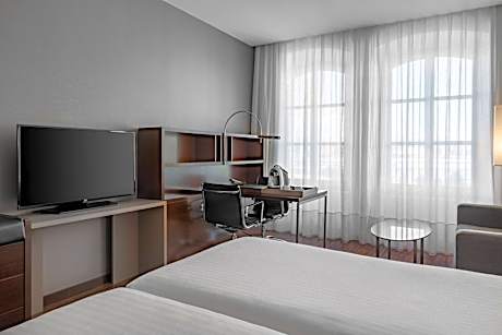 Standard Plus King Room, Guest room, 1 King, City view