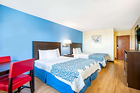 2 Queen Beds Deluxe Room 1st Floor Non-Smoking