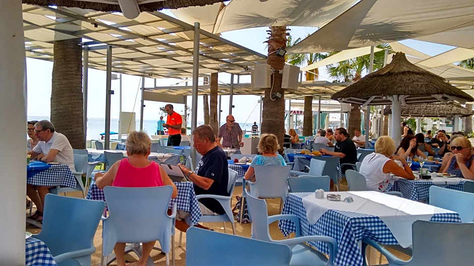 Vrissaki Beach Hotel