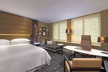 Grand Executive Room with Club Lounge Access - City Side