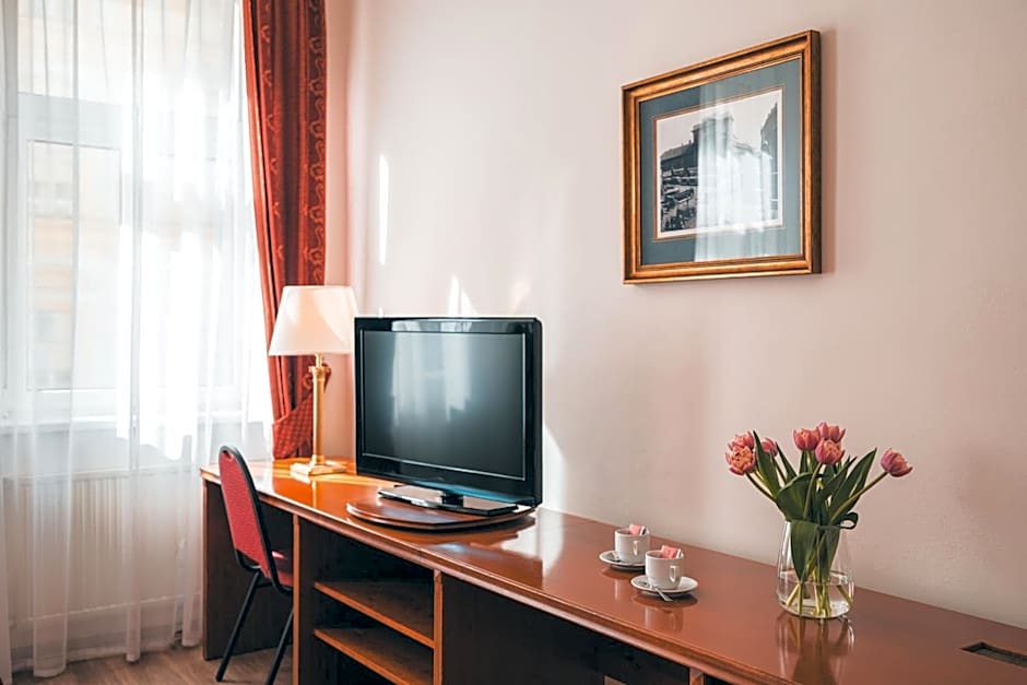Ariston & Ariston Patio Hotel