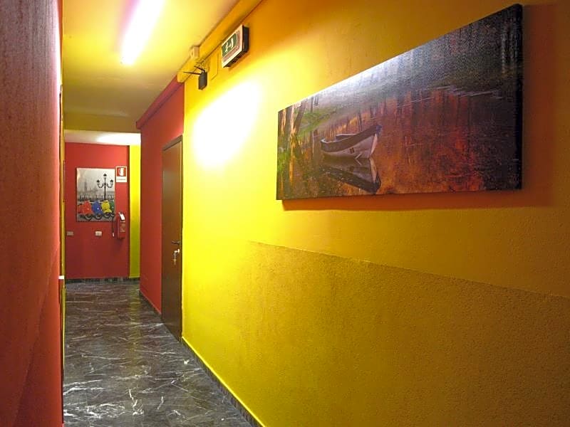 Hostel California
