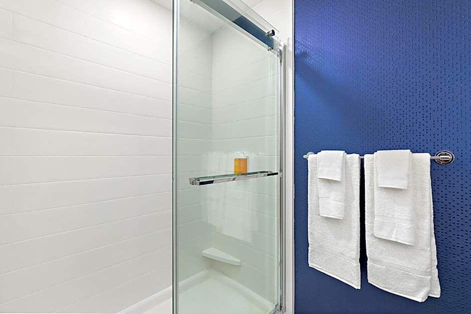 Holiday Inn Express Kansas City North Parkville By IHG