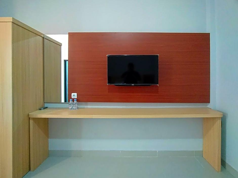 RedDoorz Syariah near Alun Alun Tegal 2