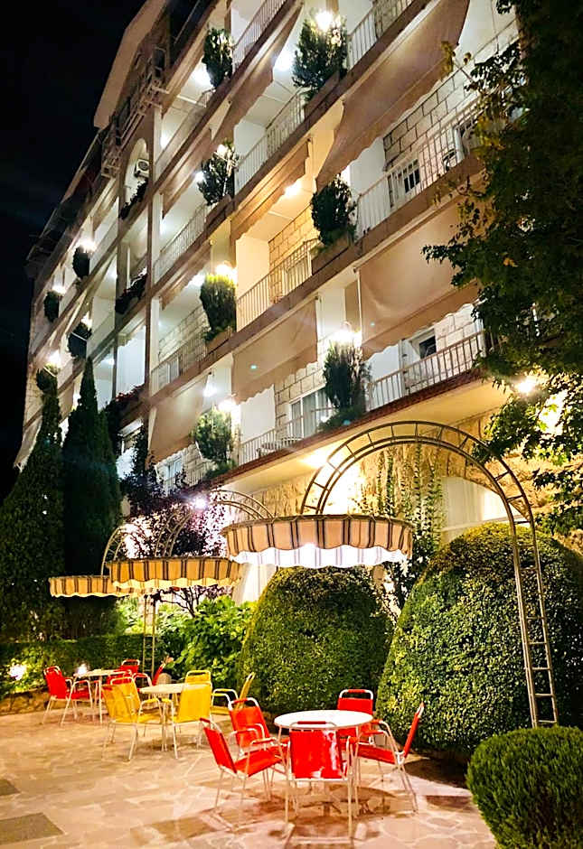 Merry Land Hotel