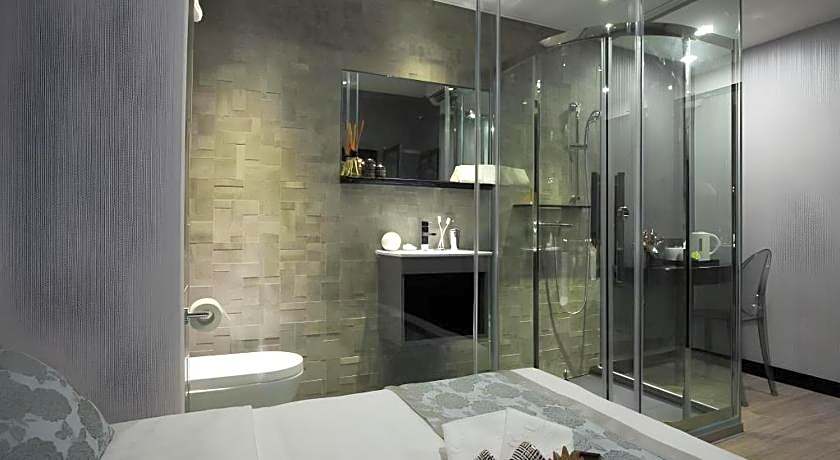 M1 North Point Hotel