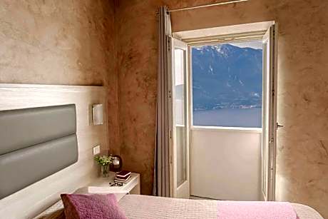 Superior Double Room with Lake View