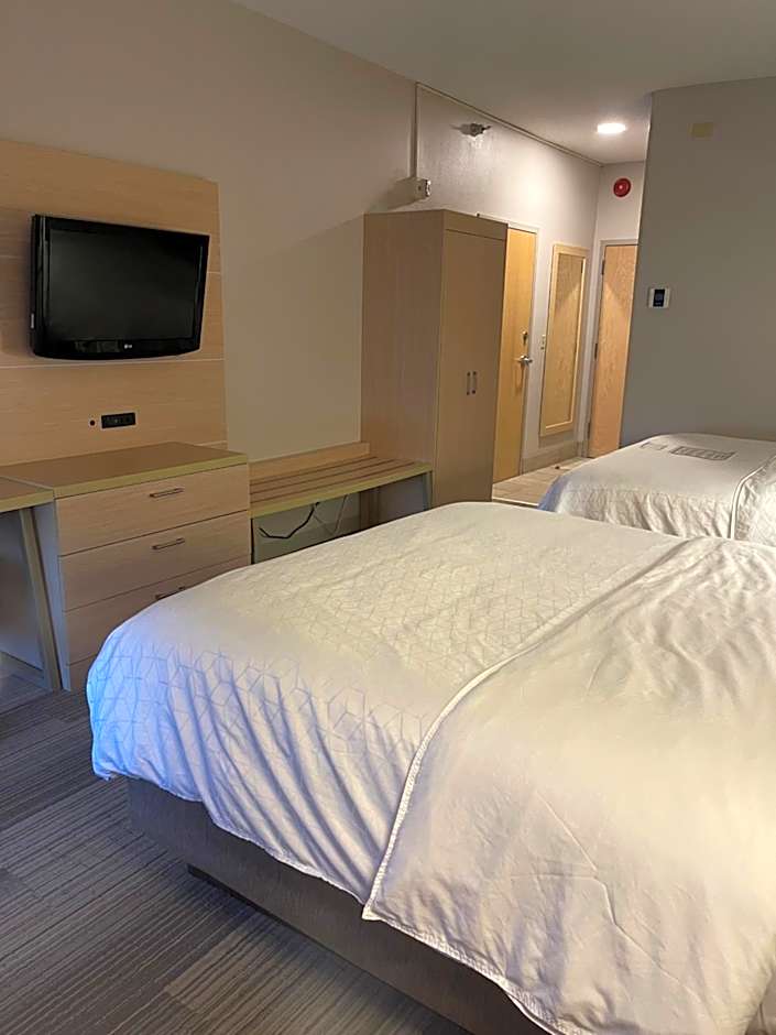 Holiday Inn Express Cedar Rapids - Collins Road By IHG