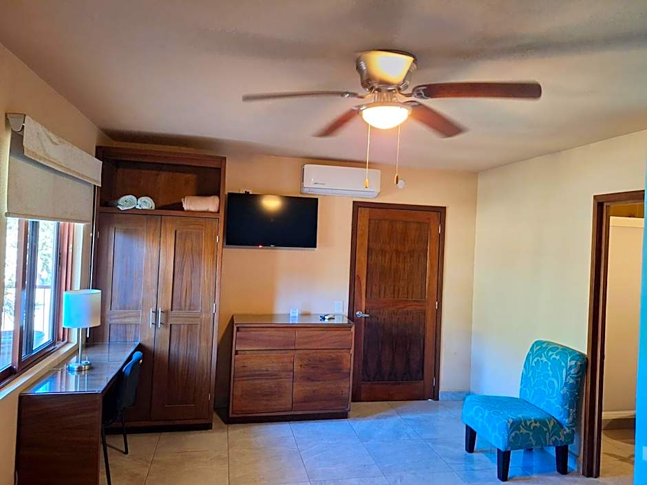 Pacific Inn hotel