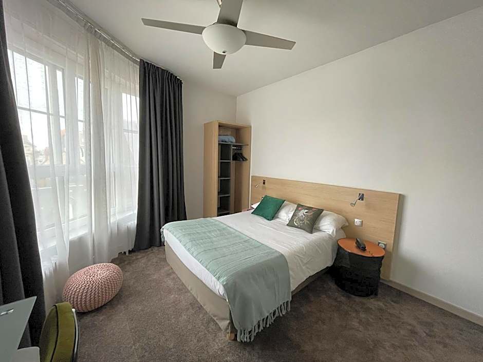 Urban Jungle Hotel Orleans --- ex Grand Hotel