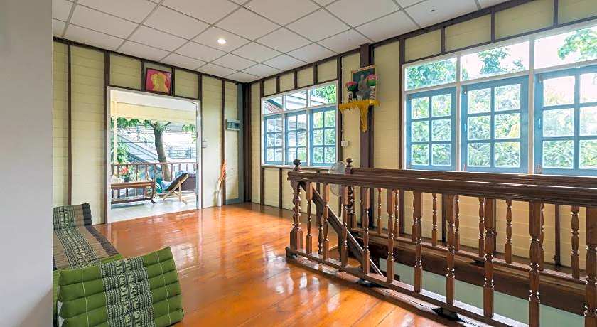 Nang Ta Yon @ Ban Thap Chang Hostel