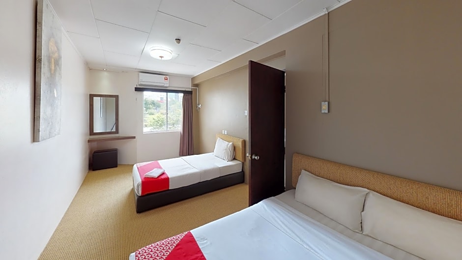 Super OYO 979 Hua Kuok Inn