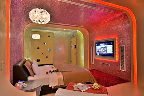 Deluxe Double Room (Check-in after 18:00)