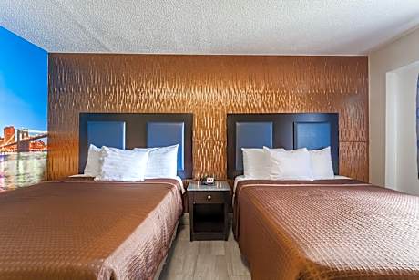 2 Queen Beds, Smoking