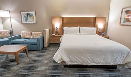 1 King Suite Comm Access Trans Shwr