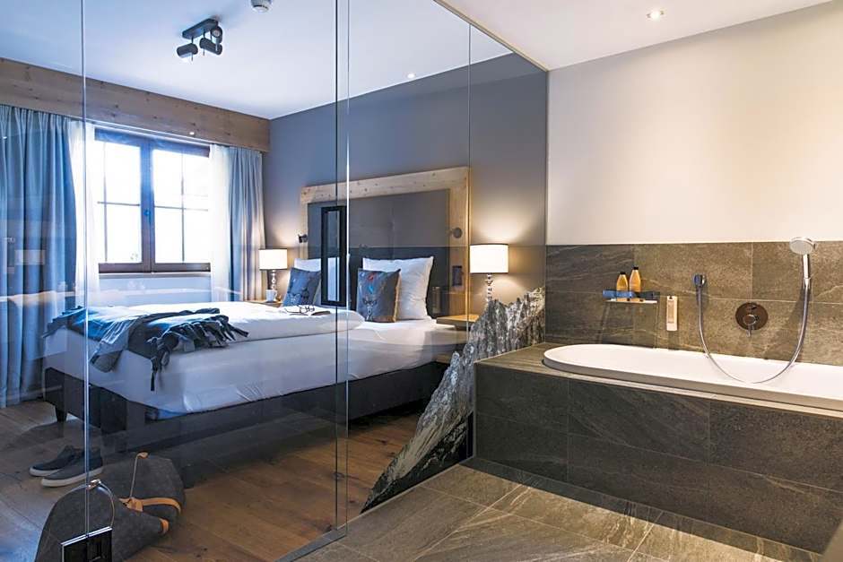 PUR Suites & Chalets