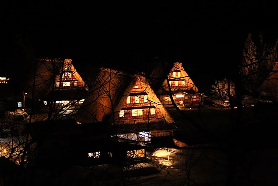 Gokayama Onsen Akaokan