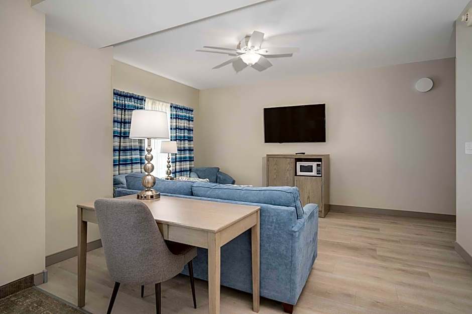 Lighthouse Suites - Best Western Signature Collection