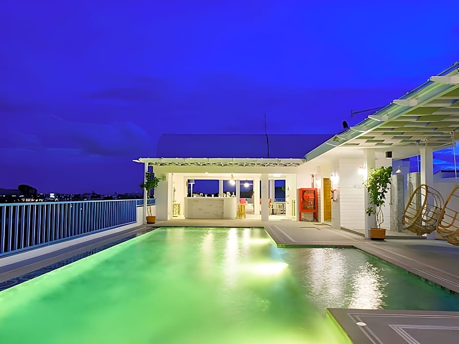 Costa Village Jacuzzi Bangsaray