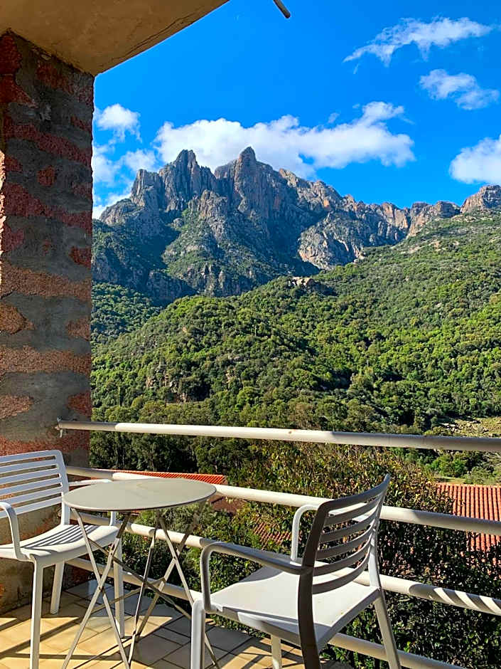Hôtel Colombo- Porto Corse