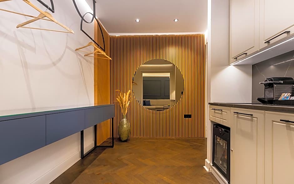 One Luxury Suites