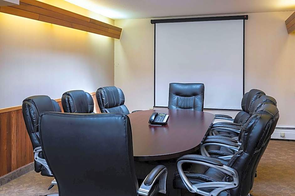 Prestige Riverside Lodge Quesnel