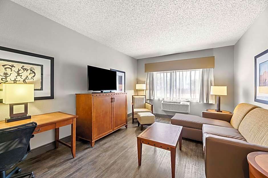 Photo 1 of 4 of 2 Queen Beds Suite