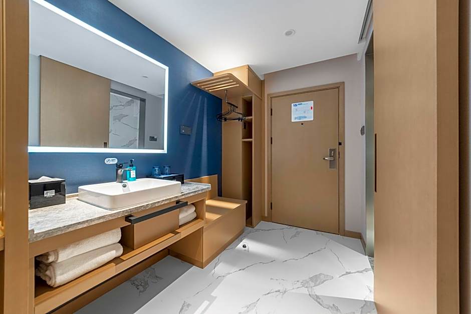 Holiday Inn Express Nanchang Bayi Square By IHG