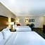 La Quinta Inn & Suites by Wyndham Las Vegas Red Rock / Summerlan