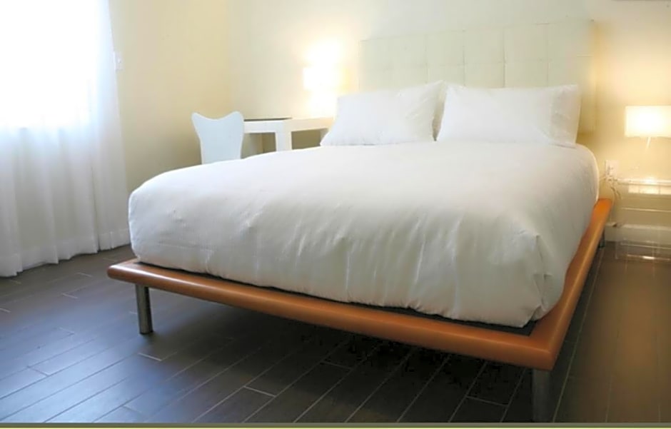 The New Hotel