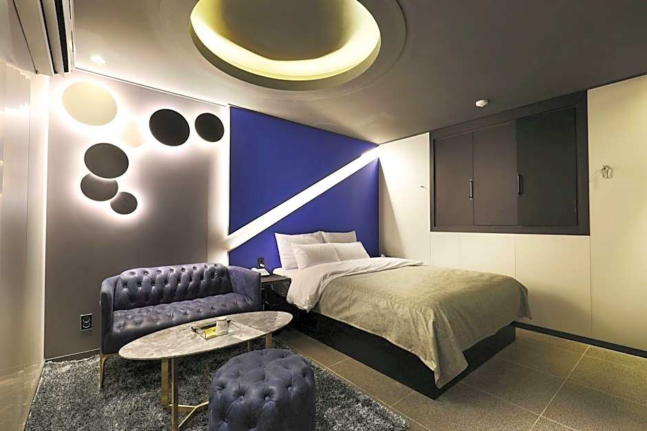 Rainbow Hotel