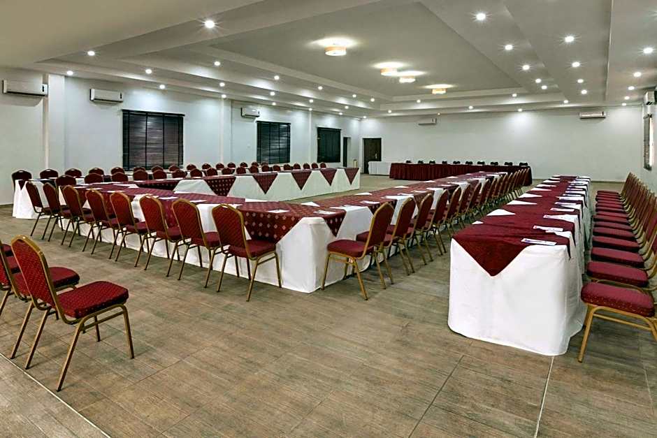Hawthorn Suites By Wyndham Abuja