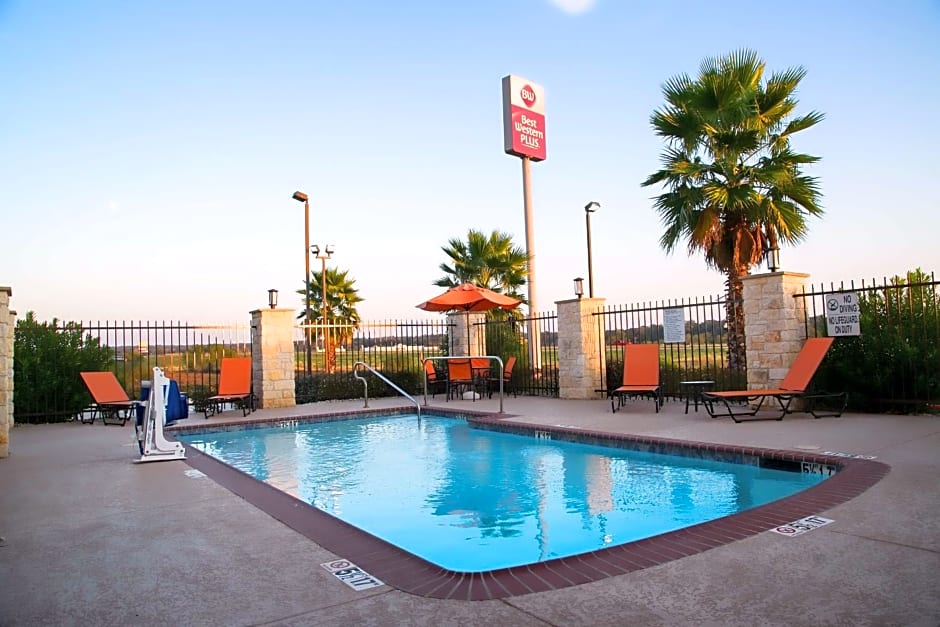Best Western Plus Longhorn Inn & Suites