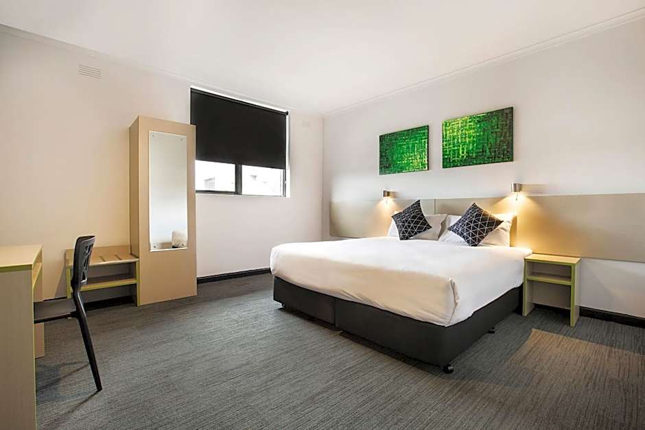 Nightcap at St Albans Hotel