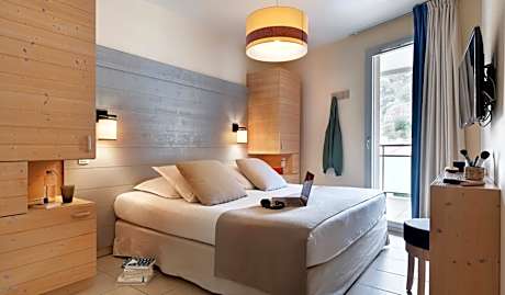 Standard One-Bedroom Apartment with Air Conditioning (4 People)